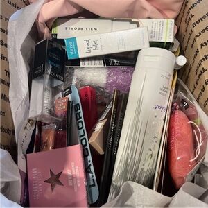 Lot of 8 Items Surprise bundle/Assorted Beauty and Skincare Bundle ALL NEW!